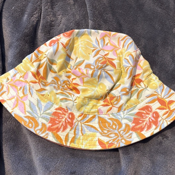 Zara Toddler Bucket Hat - Picture 2 of 4